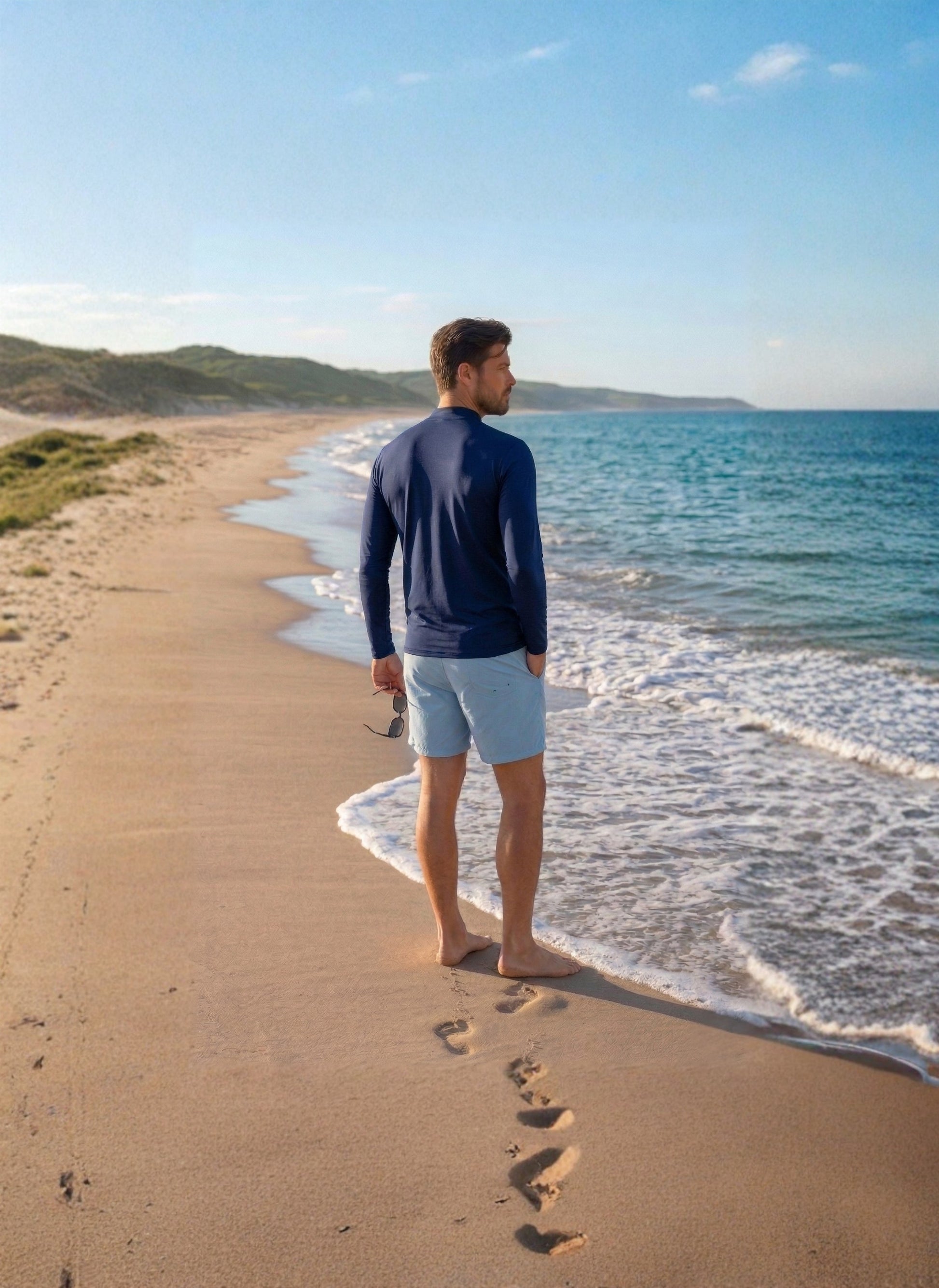 Cor: Azul-marinho
