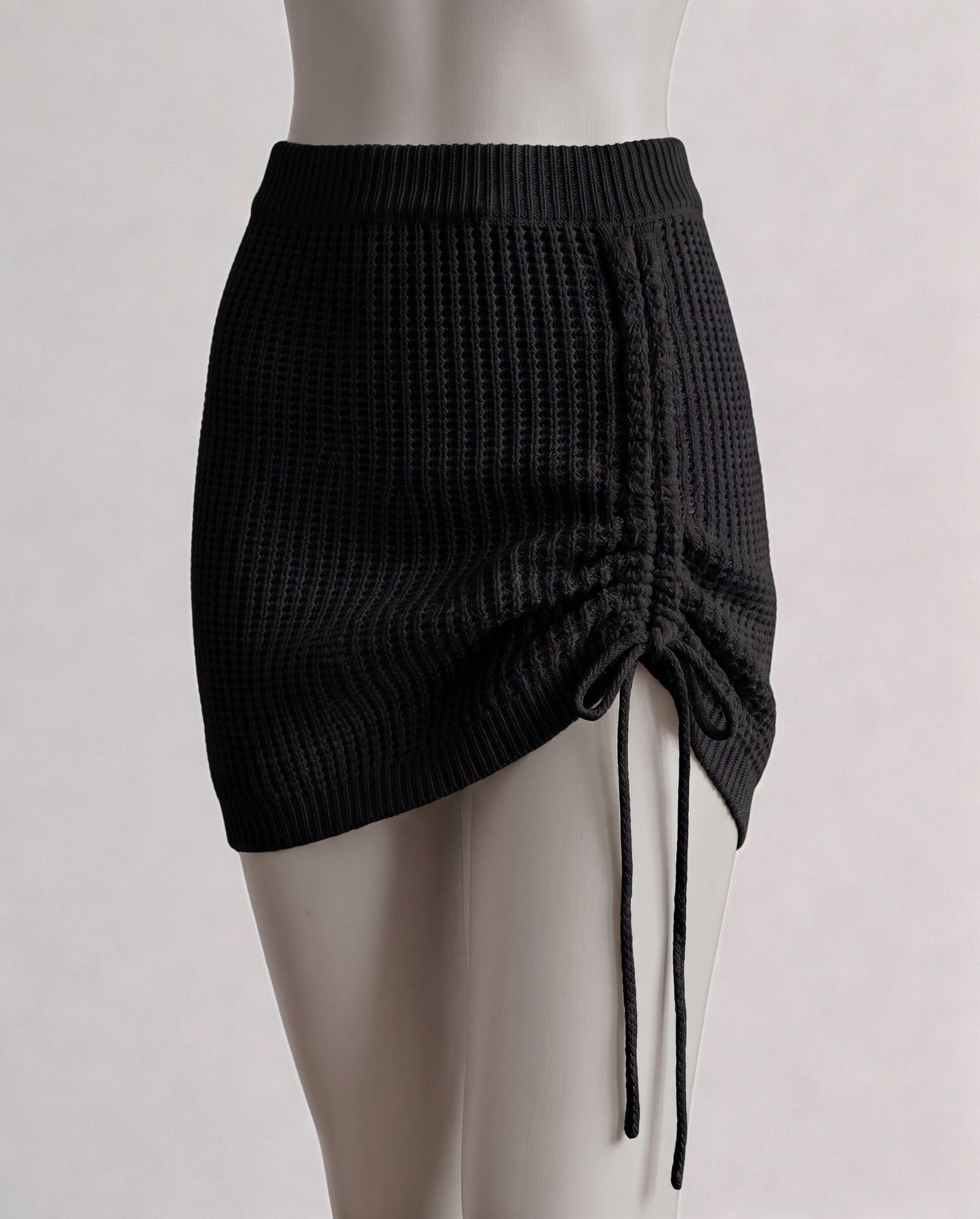 Cor: Preto