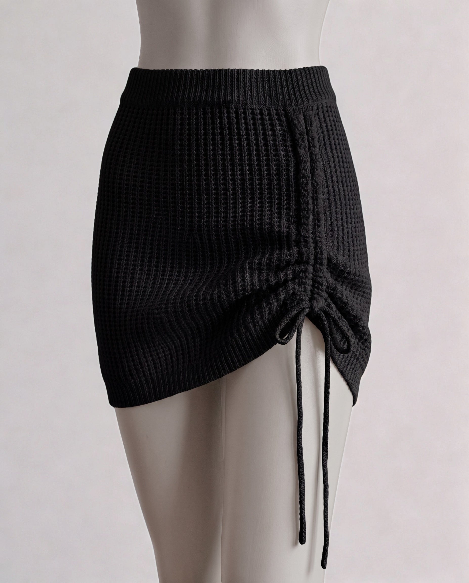 Cor: Preto