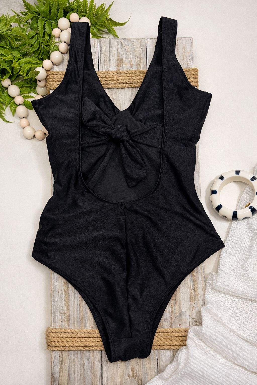 Cor: Preto